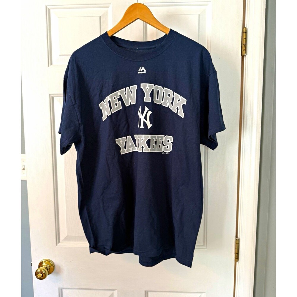 Majestic New York Yankees MLB Officially Licensed Blue Shirt, Size L
